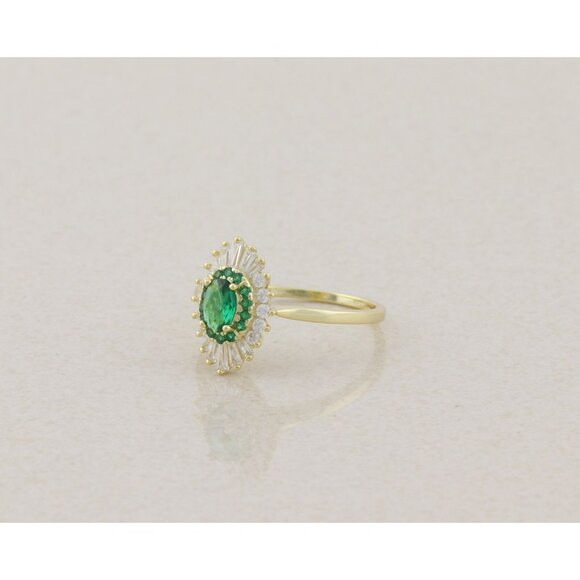 Gold Over Sterling Silver White and Green Cubic Zirconia Ring Size 9 - Picture 3 of 8